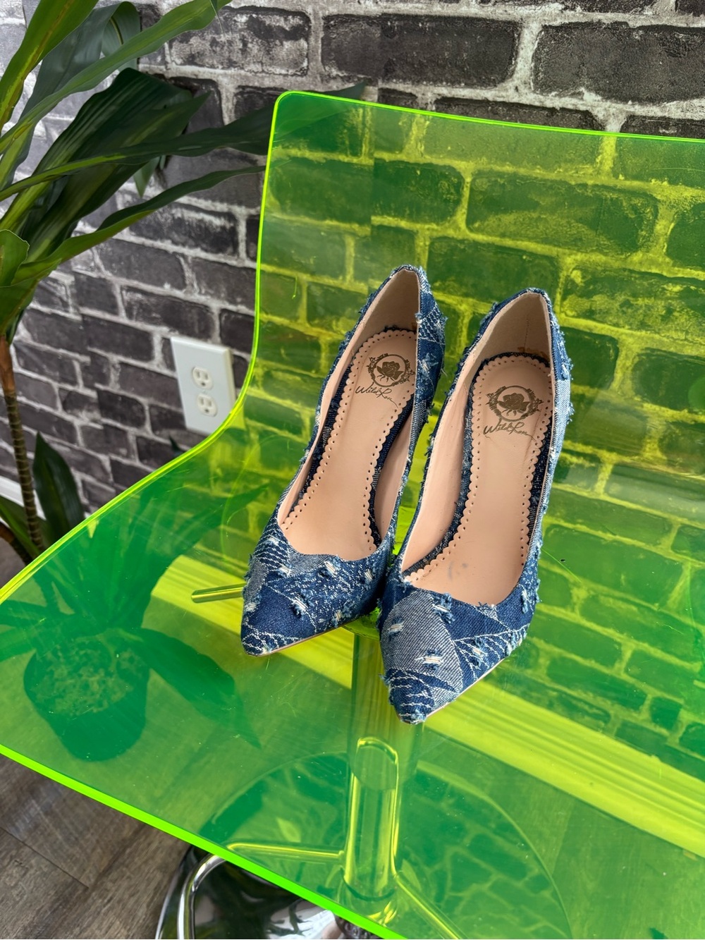Denim Pointed-Toe Women's Pumps - Blue